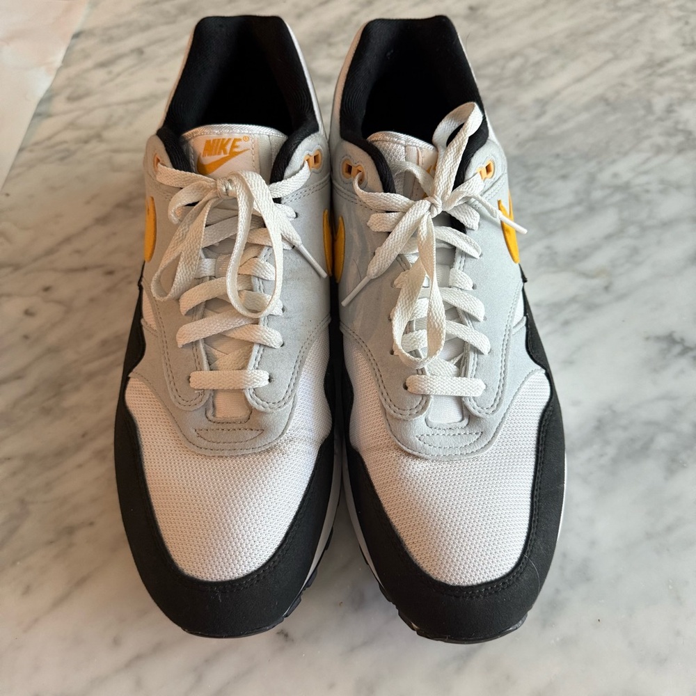 Mens Nike Air Max 1 size 14 White Gold Black Sneakers Retro FD9082-104 - Picture 2 of 5